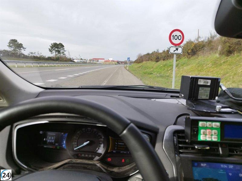 Joven de 24 años atrapado a 206 km/h en la A-54 en Lugo