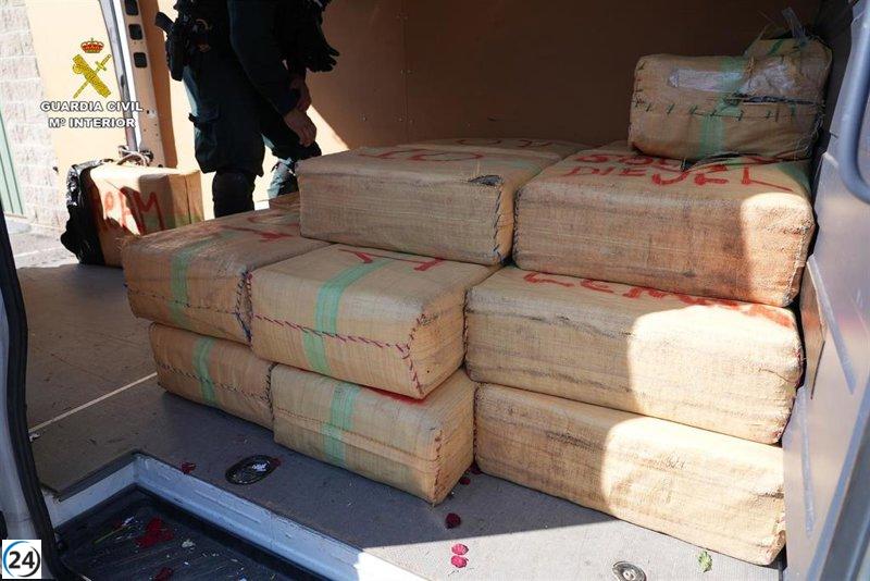 La red desenmascarada en la Operación Halia utilizaba narcoveleros para el transporte de drogas y blanqueó más de 10 millones de euros.