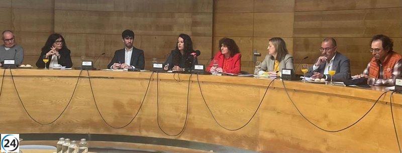 Sanmartín destaca logros y propone transformación radical para Santiago.