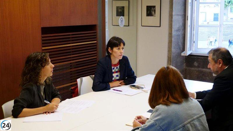 Pontón solicita reunión anticipada con Rueda para tratar encuentro con Sánchez y demandar reducción de deuda.