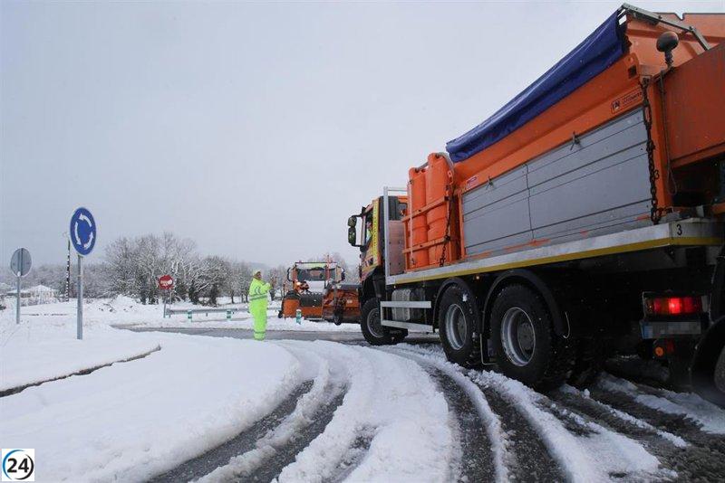 Galicia activa su plan invernal de carreteras con más de 100 quitanieves y 20,000 toneladas de sal.