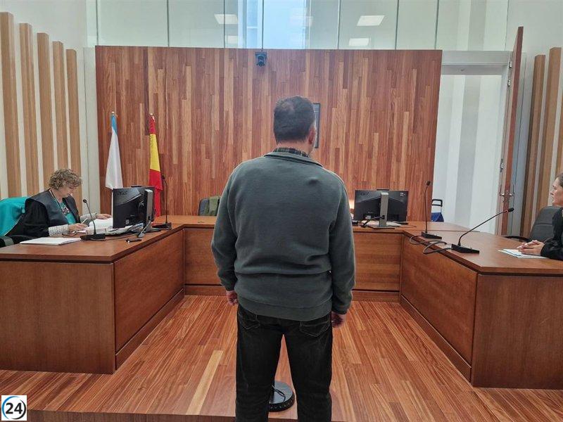 Condenado a un año y siete meses de cárcel por vaciar un extintor en los juzgados de Vigo, obligando a su desalojo.