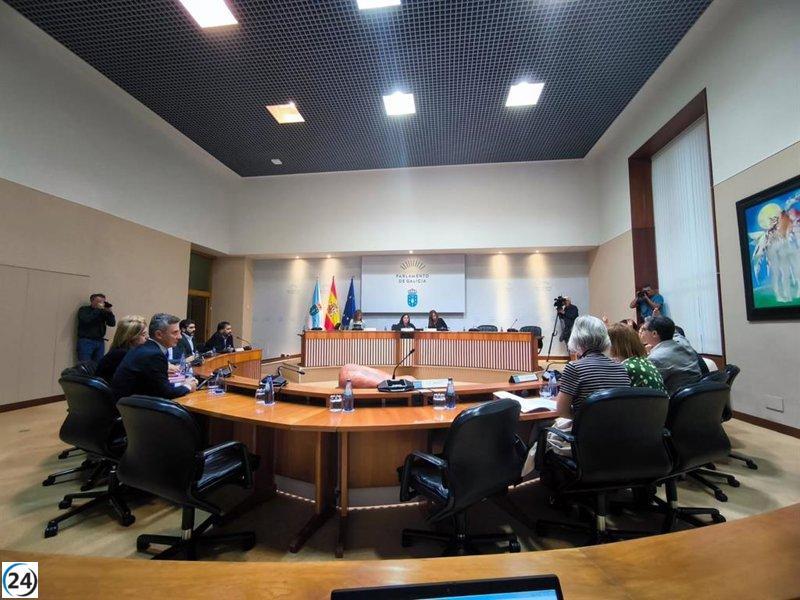 El PP saca adelante su plan de comisión de contratos sin Feijóo, citando a Rueda e Illa.