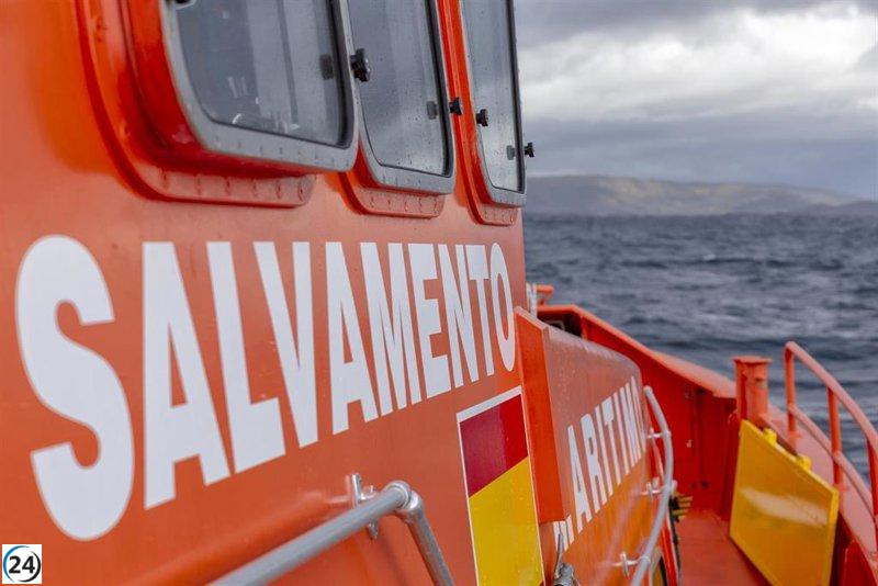 Pesquero con cuatro tripulantes es remolcado tras quedar a la deriva en Porto do Son.