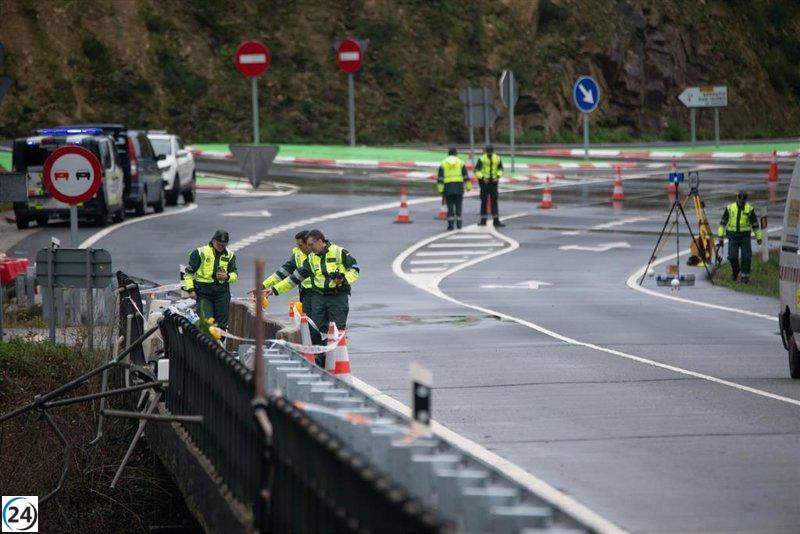 El Parlamento exige reparar la carretera del trágico accidente de autobús de Nochebuena de 2022 que dejó siete fallecidos.