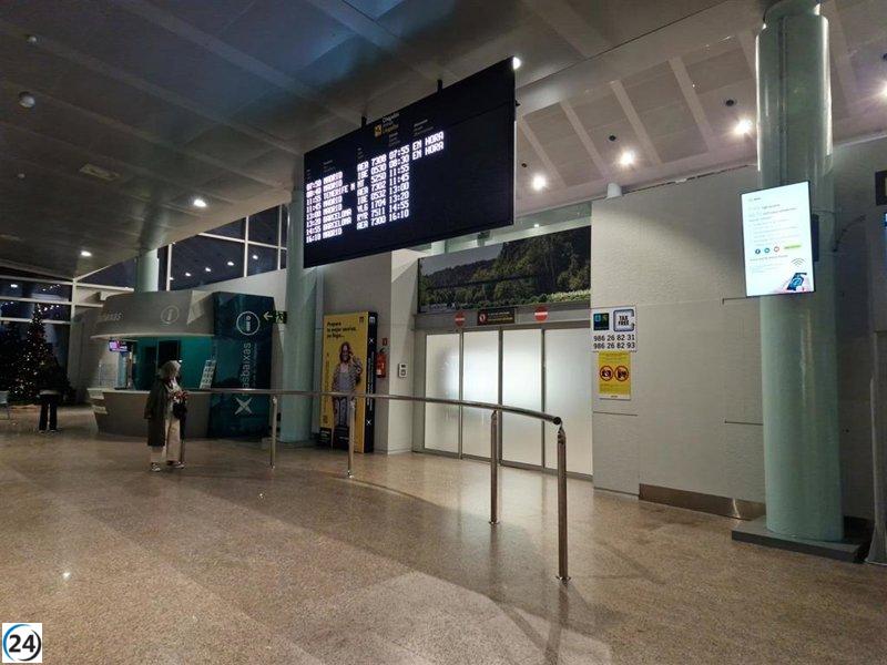 Pareja del propietario de agencia de viajes en A Coruña arrestada por estafa.