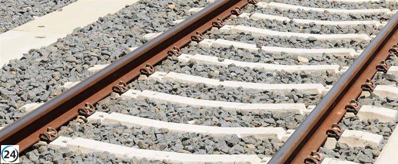 Tren de pasajeros descarrila en Foz (Lugo) al chocar con dos caballos, sin heridos.