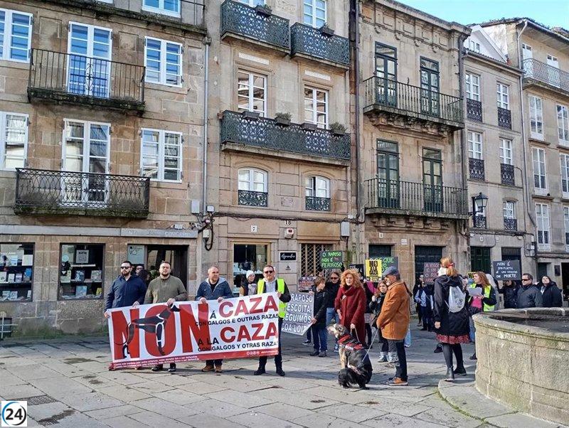 Protestas en Santiago piden el fin de la caza y el uso de perros en esta práctica.