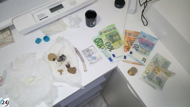 Joven arrestado en Vigo por conducir drogado y portar hachís, anfetaminas y viagra en su vehículo.