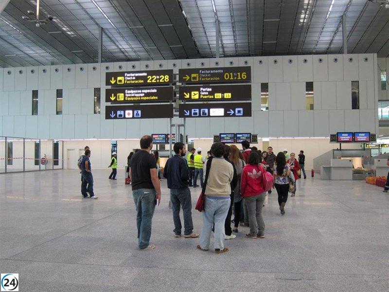 Disminuyen viajeros en aeropuertos de Santiago y Vigo en marzo, mientras A Coruña experimenta un aumento.