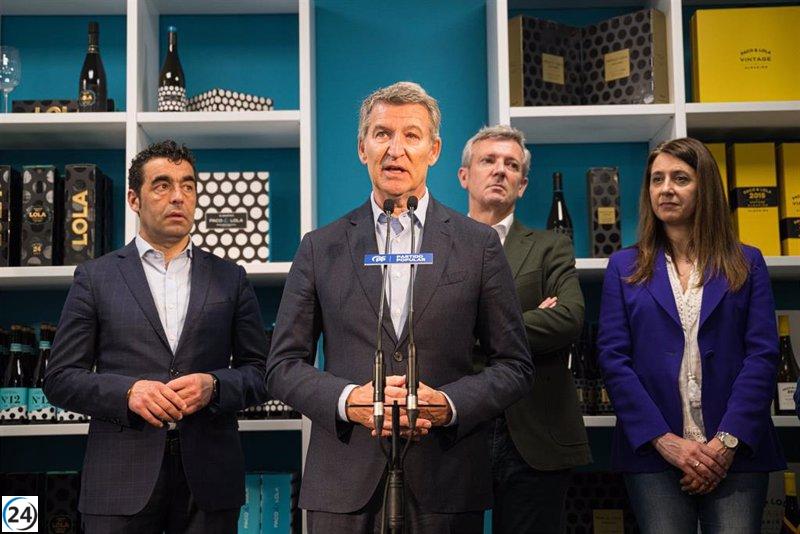 Feijóo celebra la presencia de Juan Carlos I en Sanxenxo: “Está muy bien y puede disfrutar”.