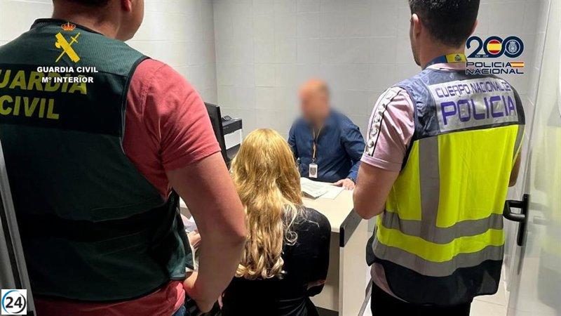 Capturan a cinco en A Coruña por fraudes con tarjetas virtuales.
