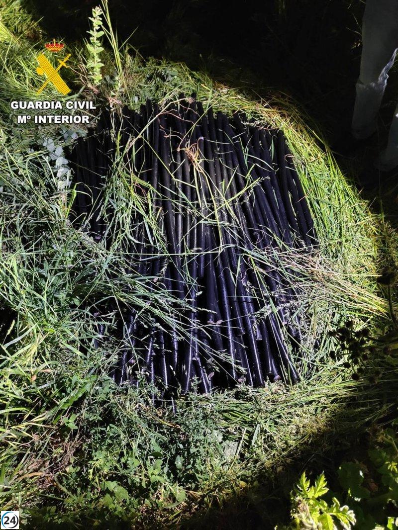 Tres hombres arrestados por robar más de 1.400 kilos de cobre de telecomunicaciones en Oroso.