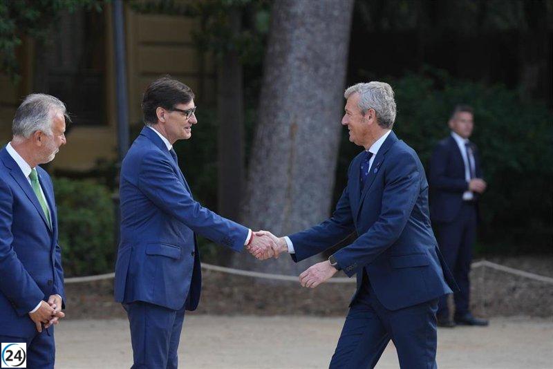 Rueda inicia su discurso en gallego y, al igual que otros líderes del PP, reclama elecciones.