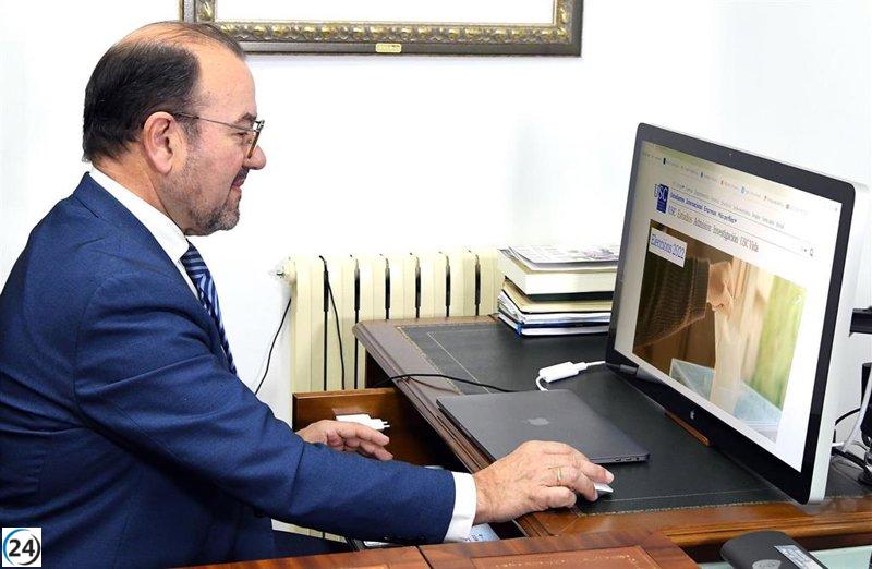Rector de la USC afirma que el acuerdo con Sanidade refleja la situación actual desde 2015.
