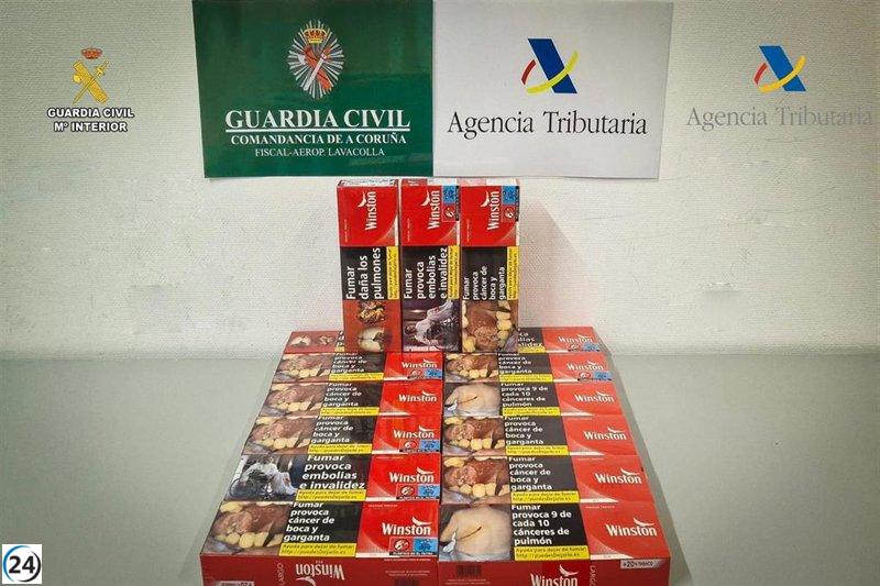 Interceptadas 150 cajas de tabaco en el aeropuerto de Santiago.