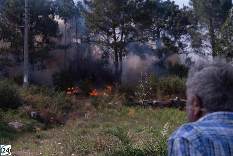 La UME inicia acciones en incendios en Corme Aldea y Xaviña, afectando 110 hectáreas en total.