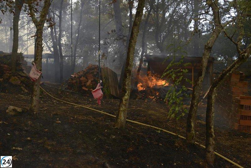 Incendio en Oímbra (Ourense) deja a tres brigadistas heridos y arrasa 80 hectáreas.