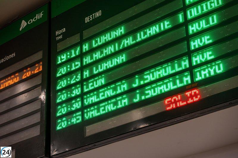 Trenes entre Galicia y Madrid detenidos por incendio en Ourense.