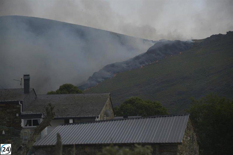 Incendios en Ourense arrasan más de 31.000 hectáreas, destacando Chandrexa como el núcleo más crítico.