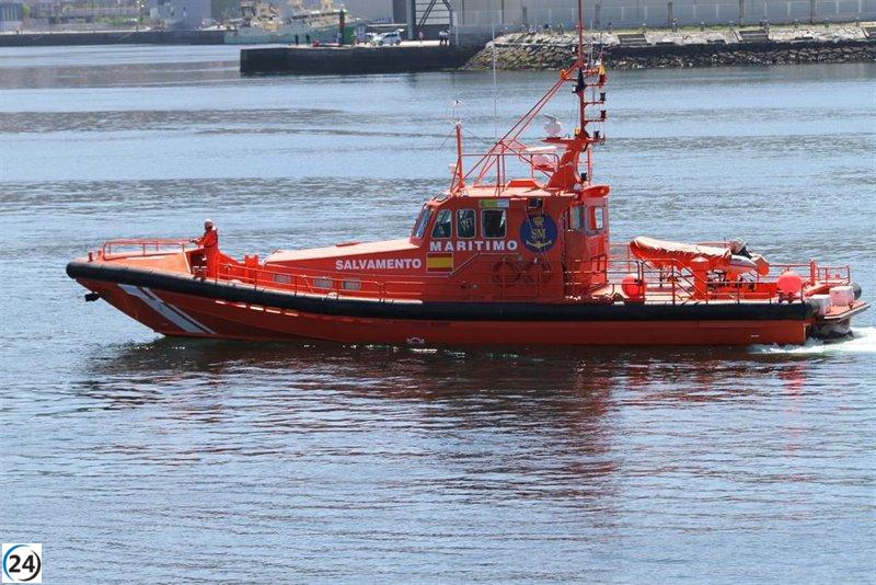Traslado de barco sin propulsión con 11 personas en aguas de las islas Cíes.