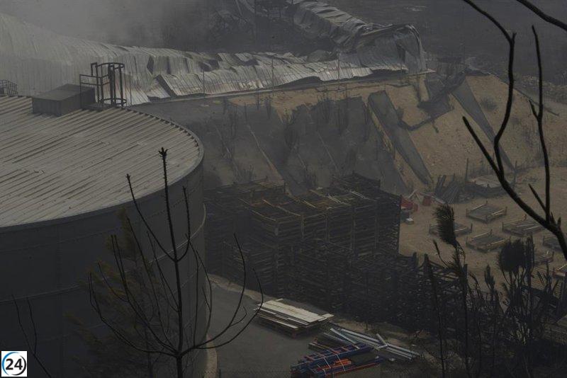 Incendio en proveedor y caos en vías provocan suspensión en planta de Stellantis Vigo.