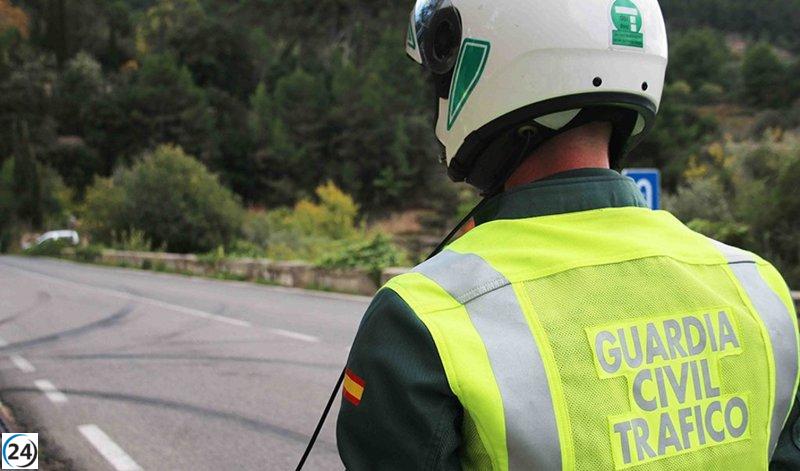 Menor de 15 años al volante de tractor en Barbanza con su madre como acompañante.