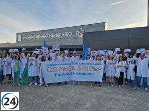 Médicos gallegos realizan una huelga por un estatuto propio, denunciando la explotación profesional.