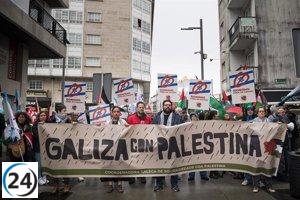 Cien personas se manifiestan en A Toxa contra la presencia del ex primer ministro israelí Ehud Olmert en el Foro.