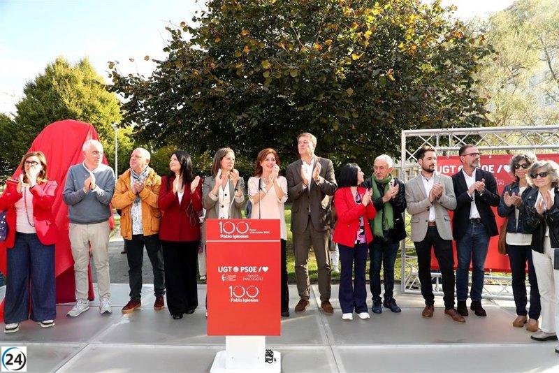 PSOE y UGT rinden homenaje a Pablo Iglesias Pose en Ferrol, destacando la continuidad de su lucha por derechos y libertades.