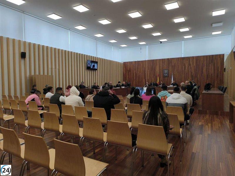 Veinte sentenciados por tráfico de drogas en Vigo, incluyendo a un sospechoso vinculado a un fatal accidente en 2008.