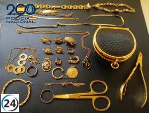 Cuidadora arrestada en Pontevedra por sustraer joyas valoradas en más de 10.000 euros.