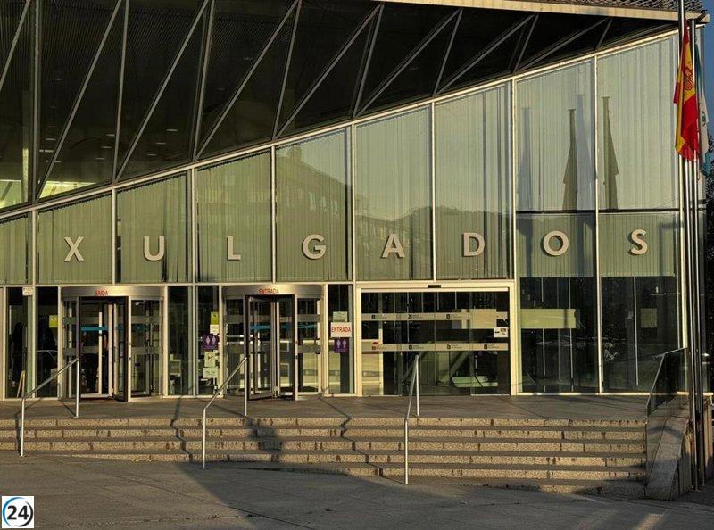 Solicitan tres años de prisión para un hombre acusado de defraudar 156.000 euros a una mujer a través de Facebook.