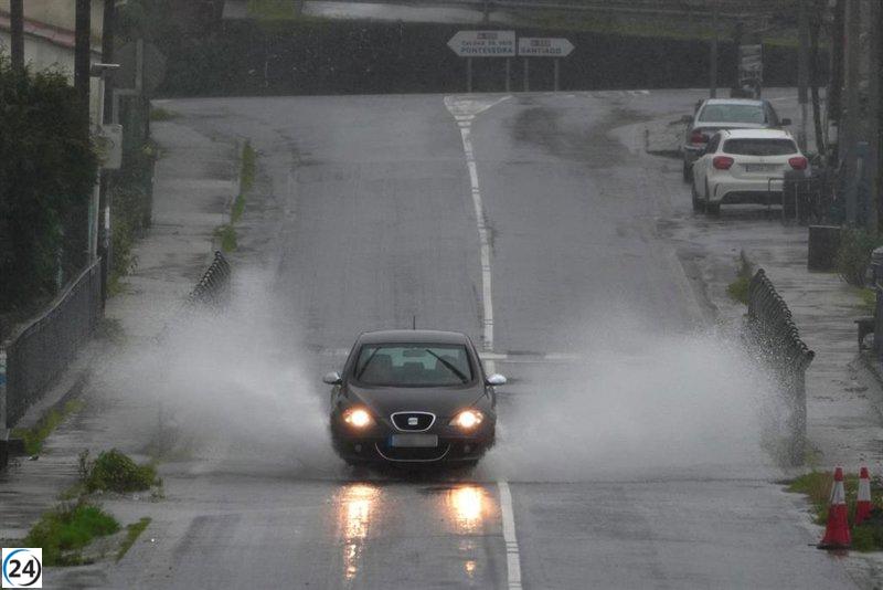 La Xunta asegura que las clases seguirán este martes sin activar el nivel 2 de emergencia.