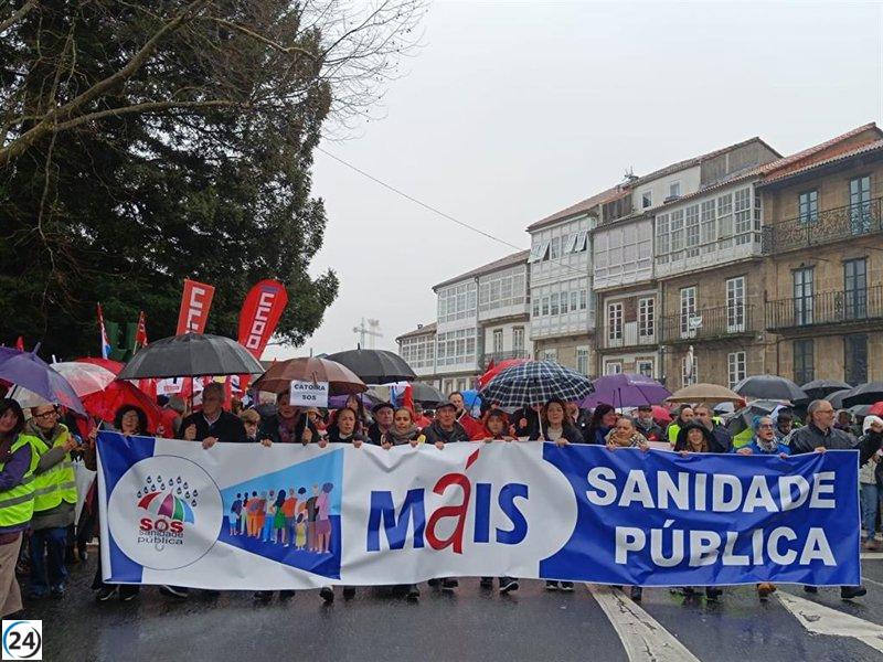 Masivas protestas en Santiago apoyan la sanidad pública: 