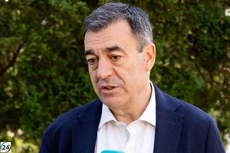 El conselleiro de Educación exige a Yolanda Díaz por carta una solución para los auxiliares de conversación.