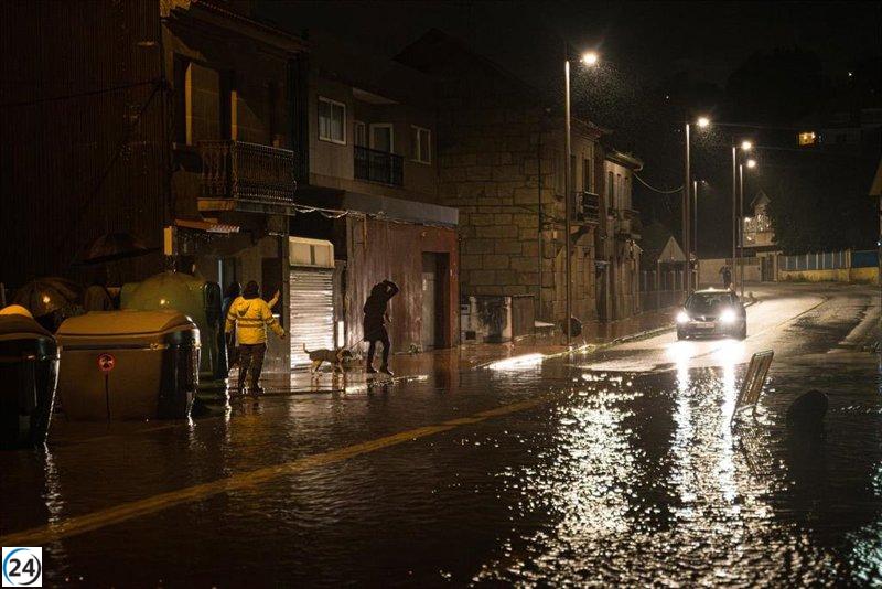 Borrasca Nils causa cerca de 800 problemas en Galicia, incluyendo más de 300 árboles caídos en vías.