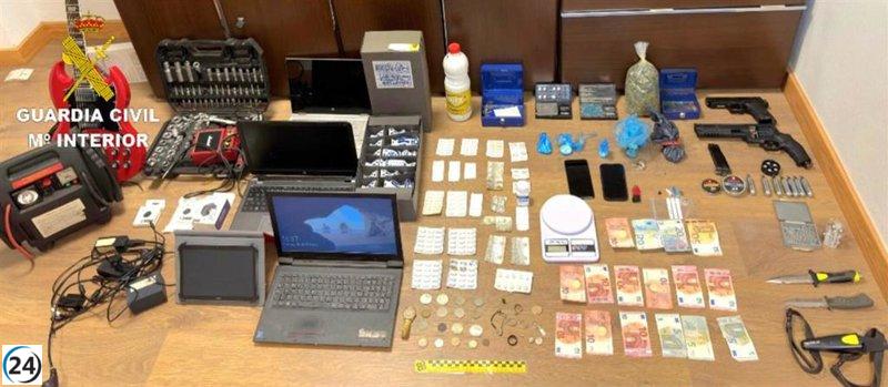 Desmantelan red de menudeo en O Grove con drogas y armas de aire comprimido.