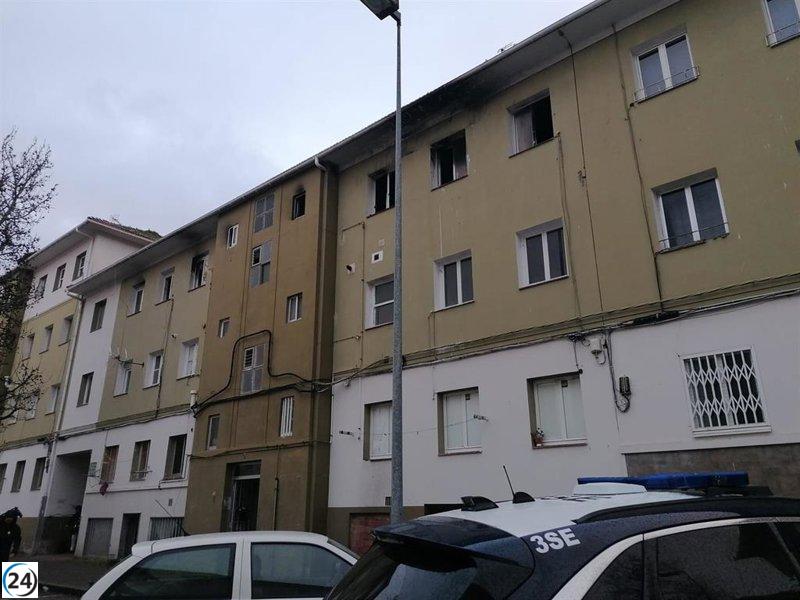 Incendio en Ferrol deja cuatro heridos, incluido un niño y un bombero.