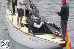 Juan Carlos I navega por segundo día en el Bribón.