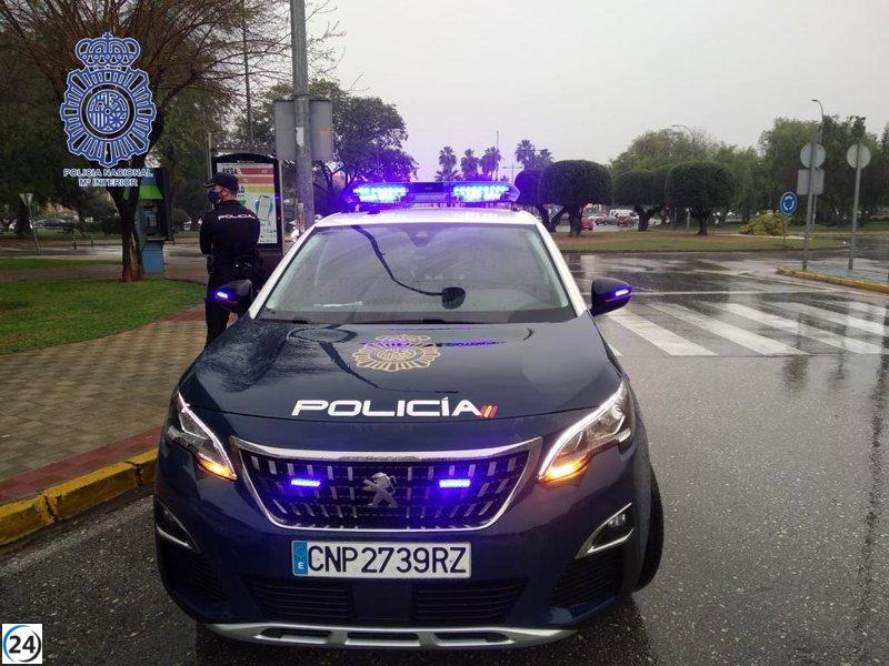 Hombre detenido por acoso a 25 mujeres jóvenes en redes sociales.