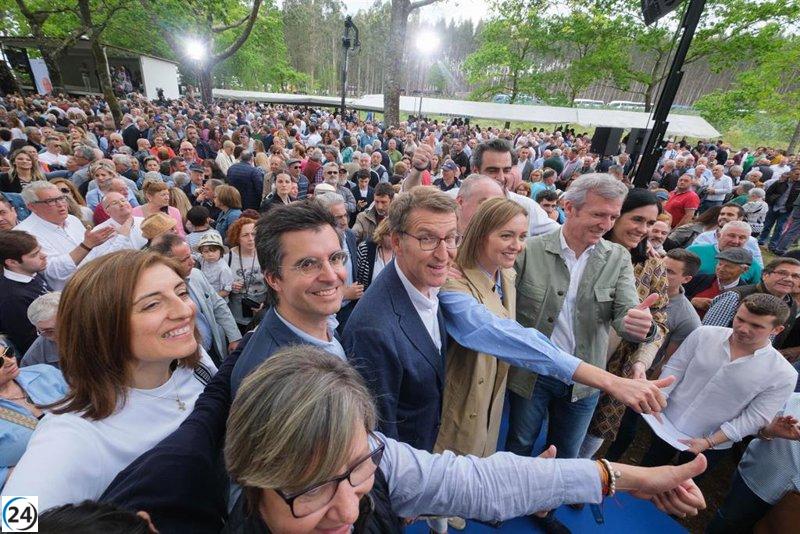 Feijóo promete volver a la romería de O Pino como presidente ante una multitud: