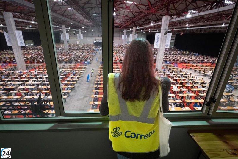 Miles realizan examen para optar a puestos en Correos en toda España.