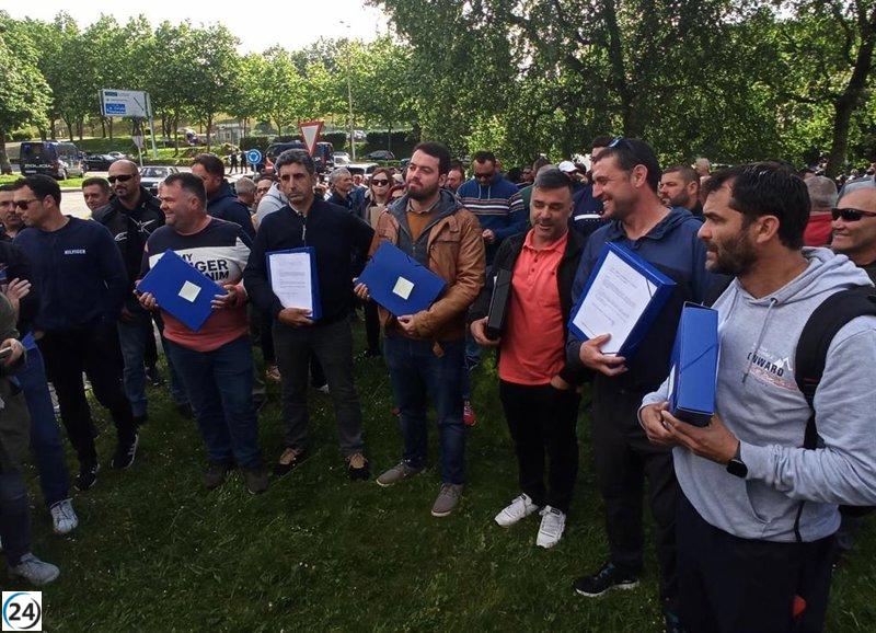 'Bateeiros' exigen devolver la gestión de la mejilla a la Xunta con 15.000 firmas