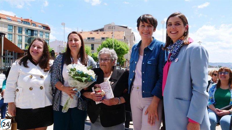 Pontón elogia la postura feminista de los ayuntamientos del BNG como defensores de la igualdad.
