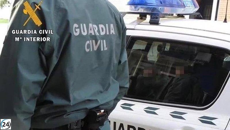 Detienen a padre ebrio con hijo de 2 años en el regazo en Ames.