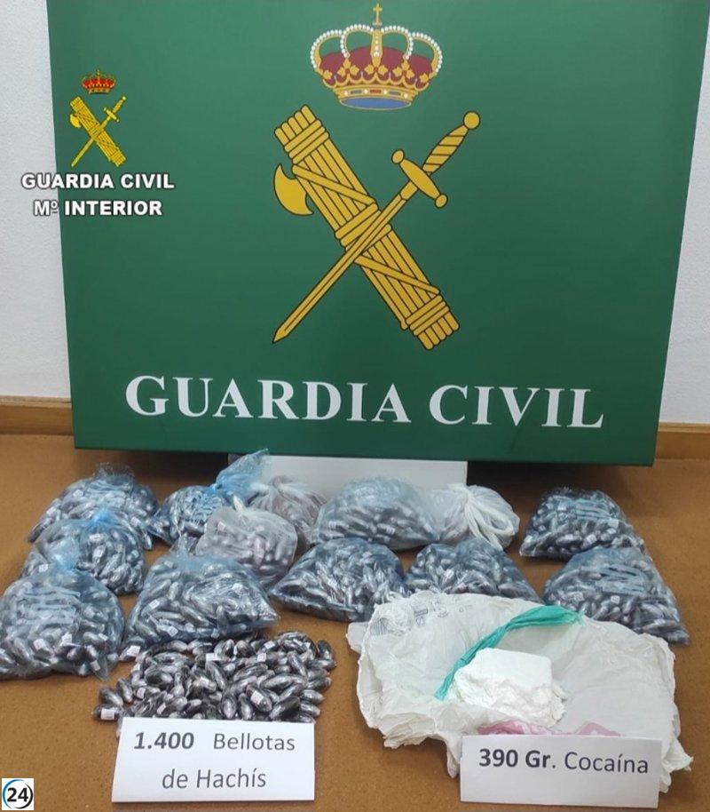 Vecino de Ferrol detenido por llevar 13 kilos de hachís en su coche en Vilaboa, Pontevedra.