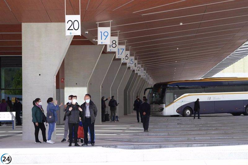 Mantendrán los descuentos del 50% en autobuses interurbanos de Galicia hasta finales de 2023.