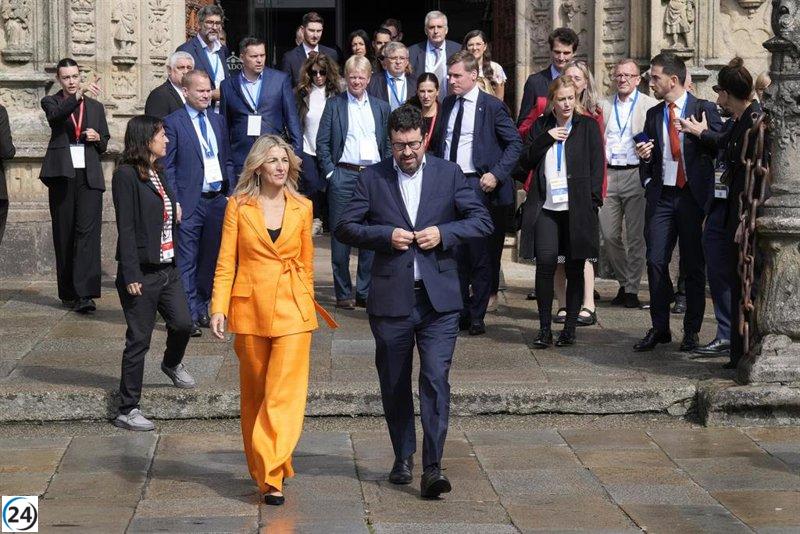 Díaz aplaude la cumbre de empleo de Santiago y defiende la democracia empresarial sin retroceso.
