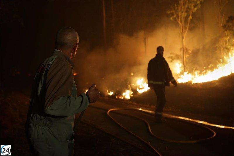 Trabada (Lugo): El incendio afecta ahora a 1.200 hectáreas